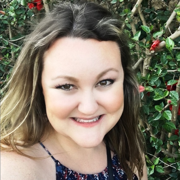 Meet your Posher, Whitney - Picture 2 of 2